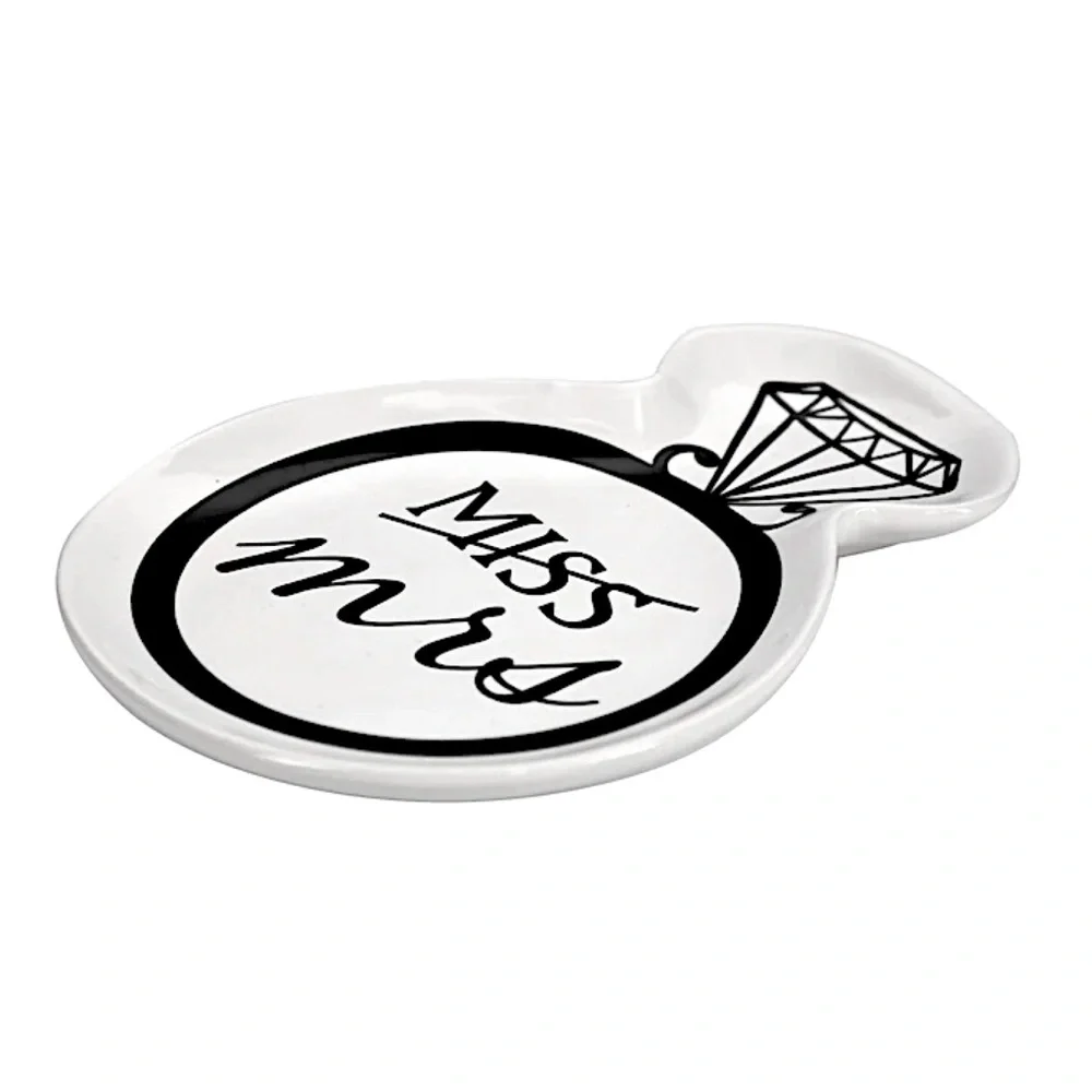 “MRS” RING SHAPED TRINKET TRAY NWT